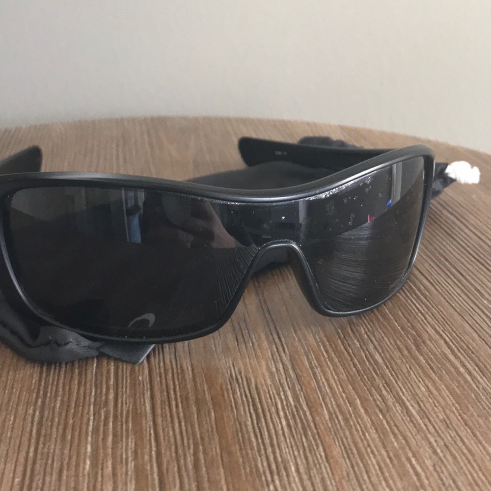 🚫 SOLD 🚫 Oakley Antix Sunglasses